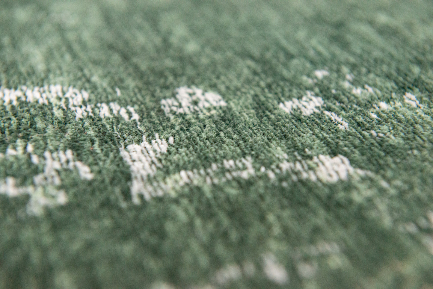 Fading World Medallion- 9146 Majestic Forest