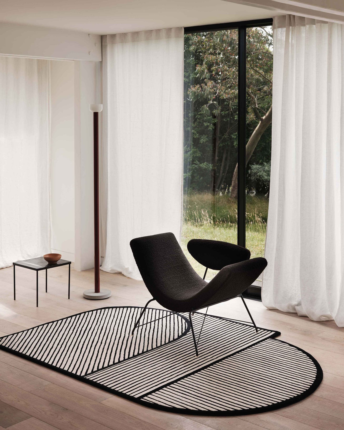 Casa in Black and Cream