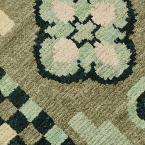 Hellebore Bud Runner