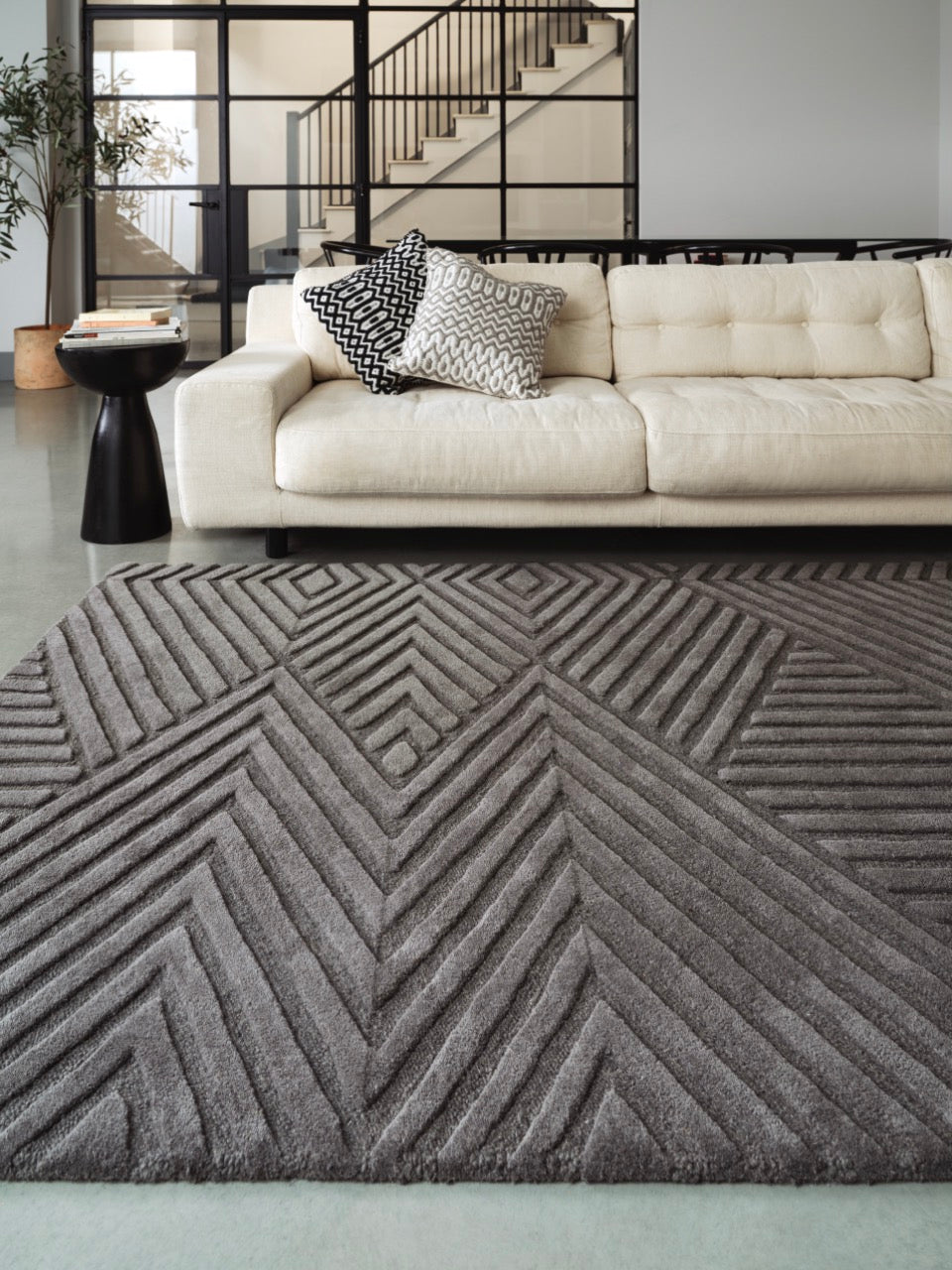 Laak Charcoal