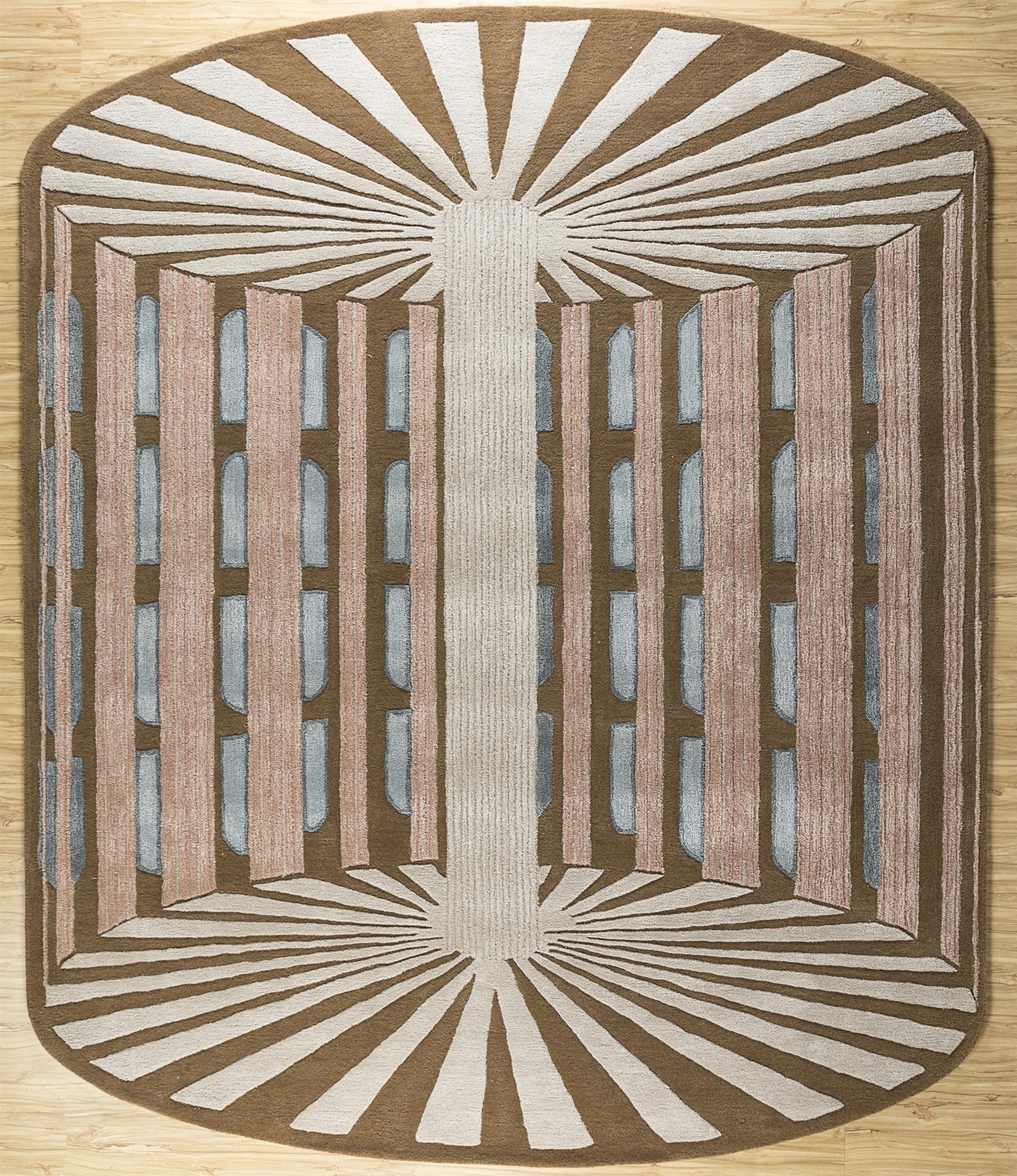 The rug brings alive the architectonical Sundial, the Jantar Mantra, built in the 18th Century.